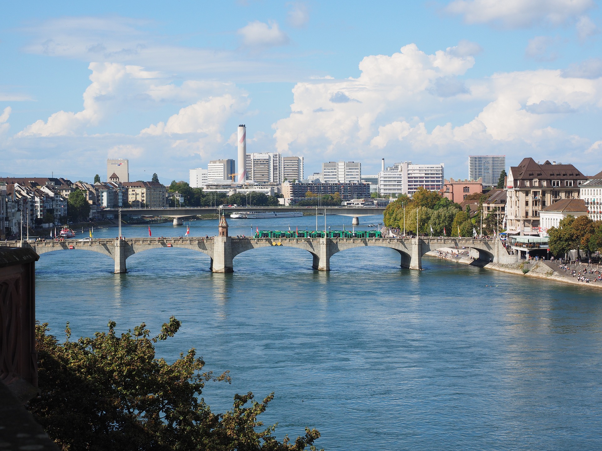 Foto von Basel mit Rhein